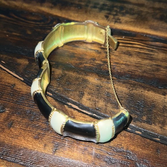 Chic GUC JCrew Black/White bangle style bracelet. - Picture 6 of 7